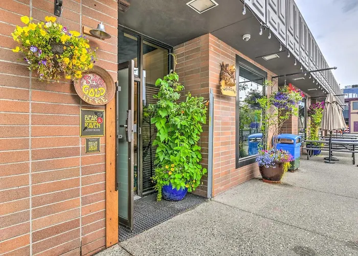 Modern Downtown Apt - Walk To Parks And Cafes!