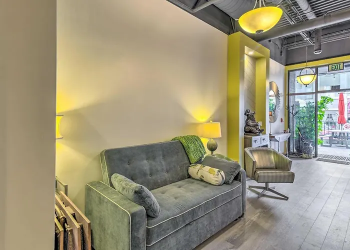 Modern Downtown Apt - Walk To Parks And Cafes!